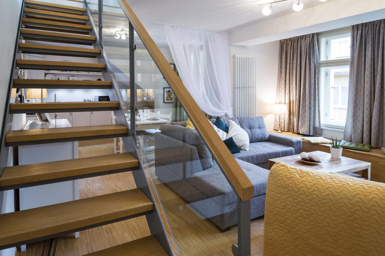 Modern Apartment Charvatova Praga Exterior foto