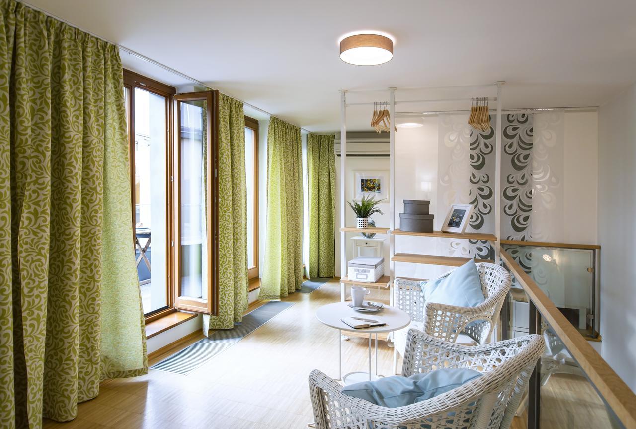 Modern Apartment Charvatova Praga Exterior foto