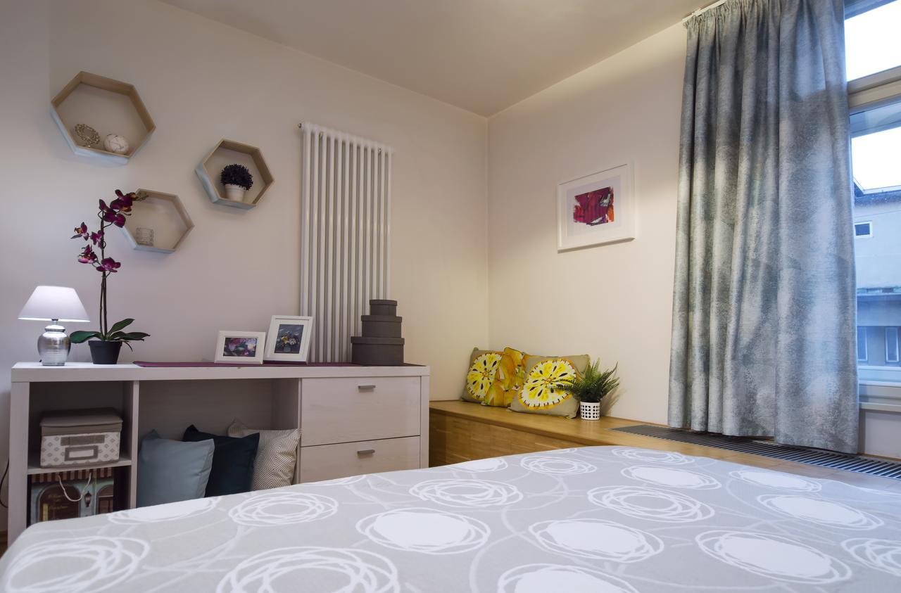 Modern Apartment Charvatova Praga Exterior foto