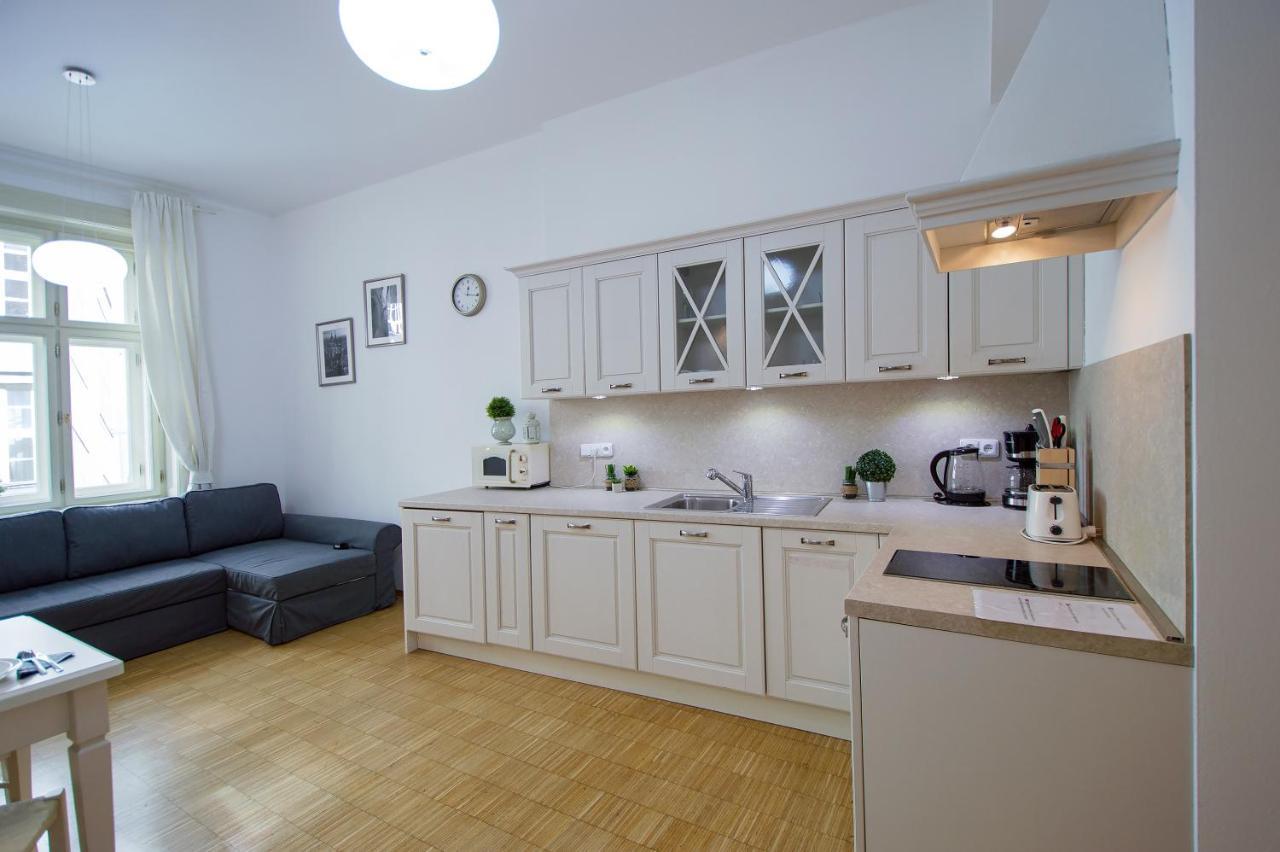 Modern Apartment Charvatova Praga Exterior foto
